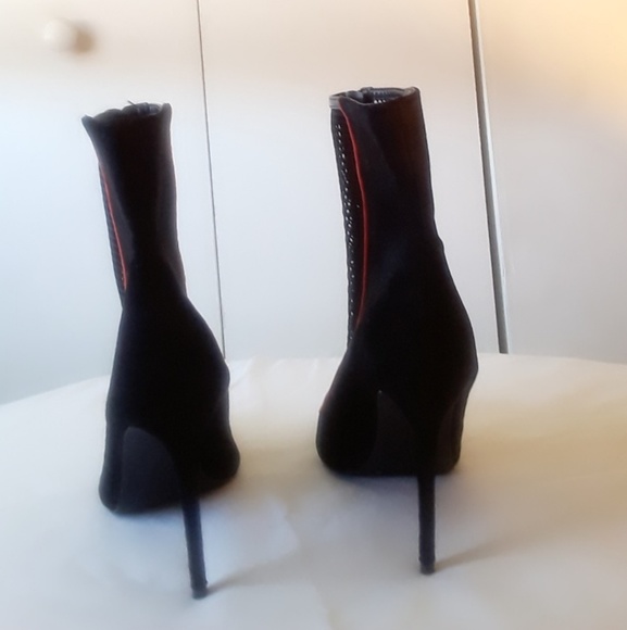 Shoes - Picture 3 of 4